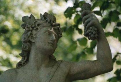 Дионис - древнегреческий бог виноделия и покровитель виноградарей с фото