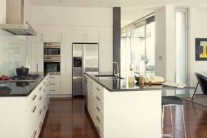 Интерьер кухни в частном доме: особенности дизайна, идеи, рекомендации по в ... - фото